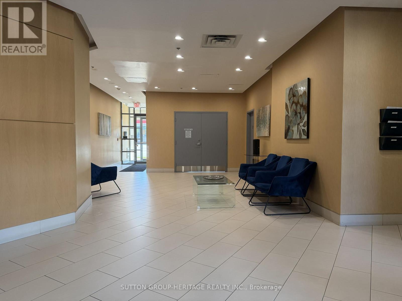 #404 7730 KIPLING AVENUE - 4