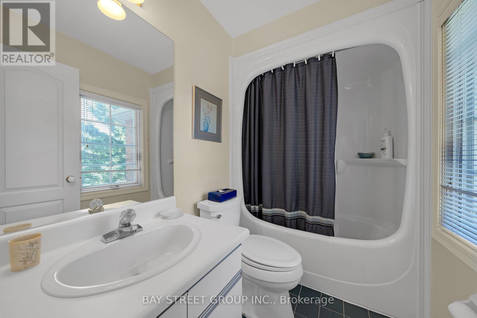 53 STRATHEARN AVENUE - 35