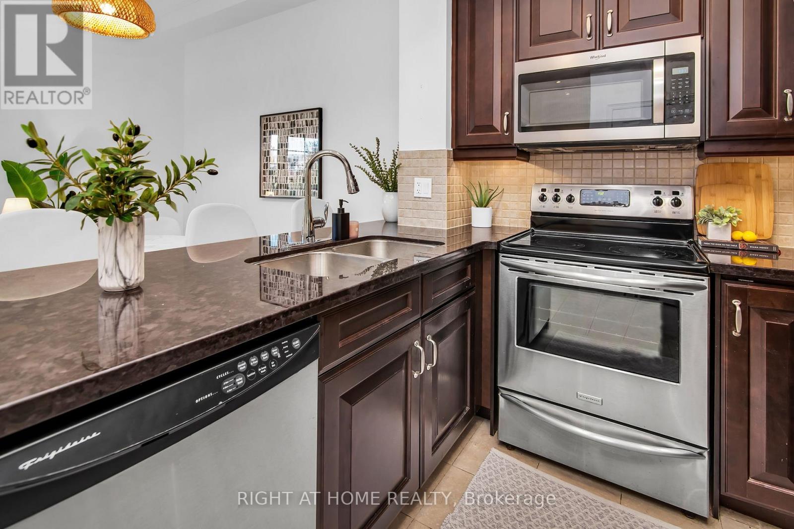 #306 20 BURKEBROOK PLACE - 10