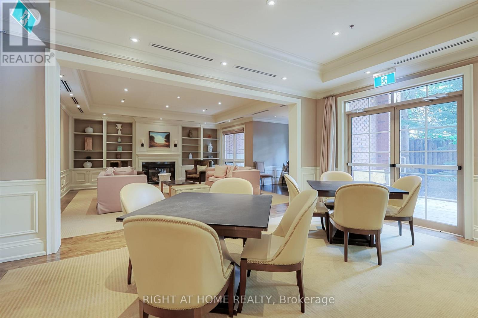 #306 20 BURKEBROOK PLACE - 28