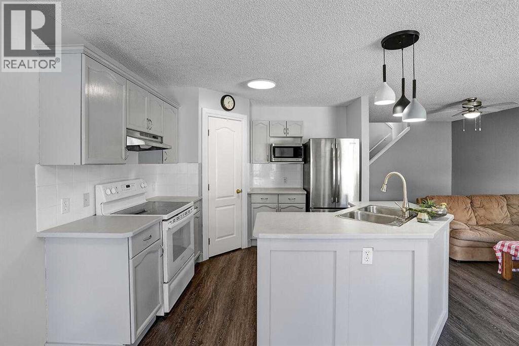 274 Somerside Park SW — photo 7