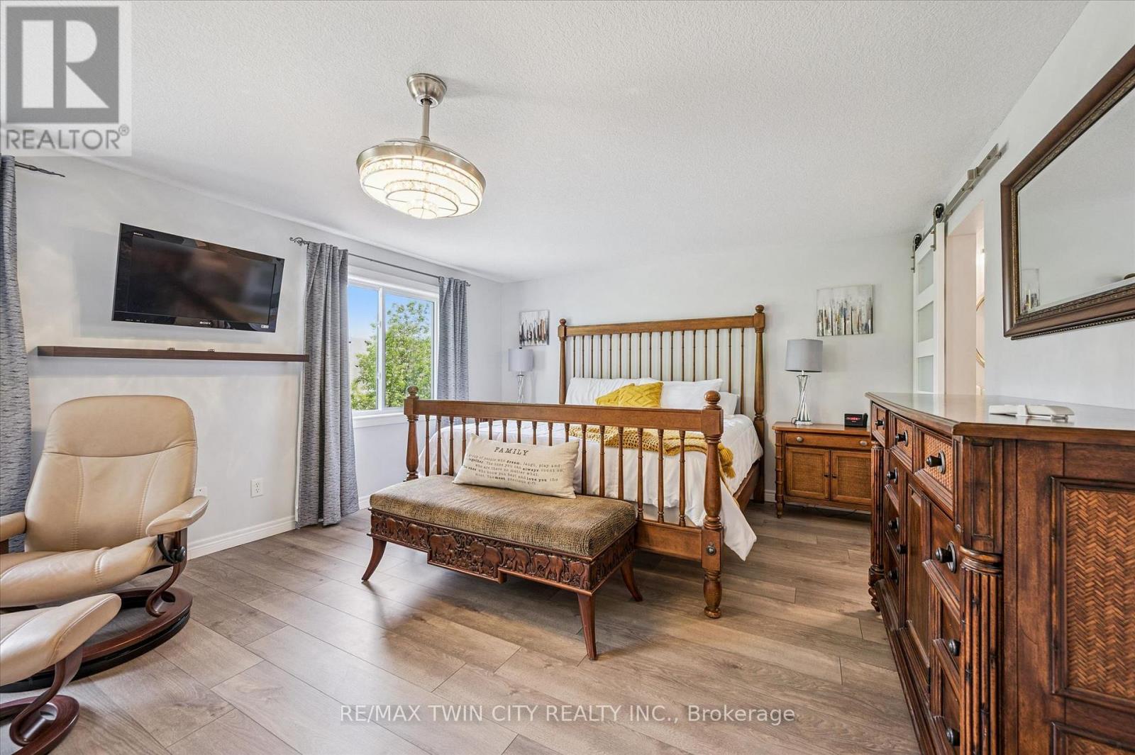 #27 30 BRYAN COURT - 16