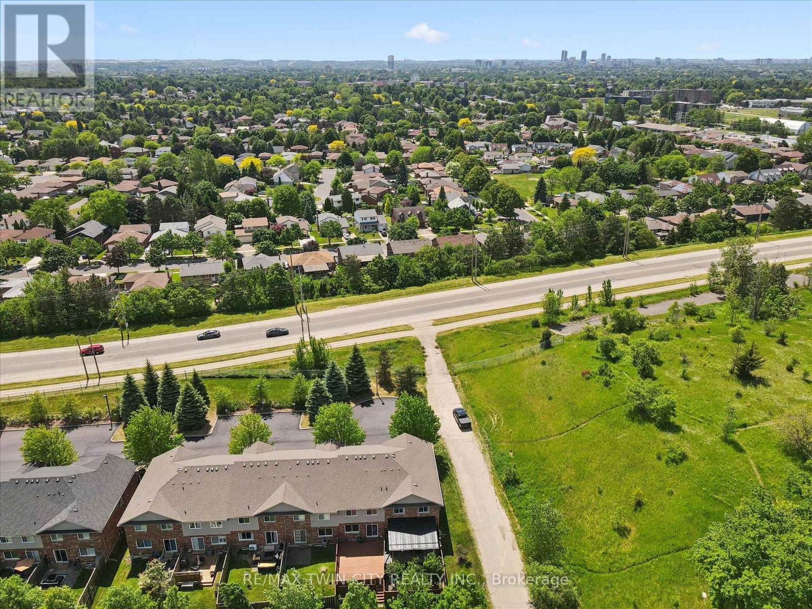 #27 30 BRYAN COURT - 28