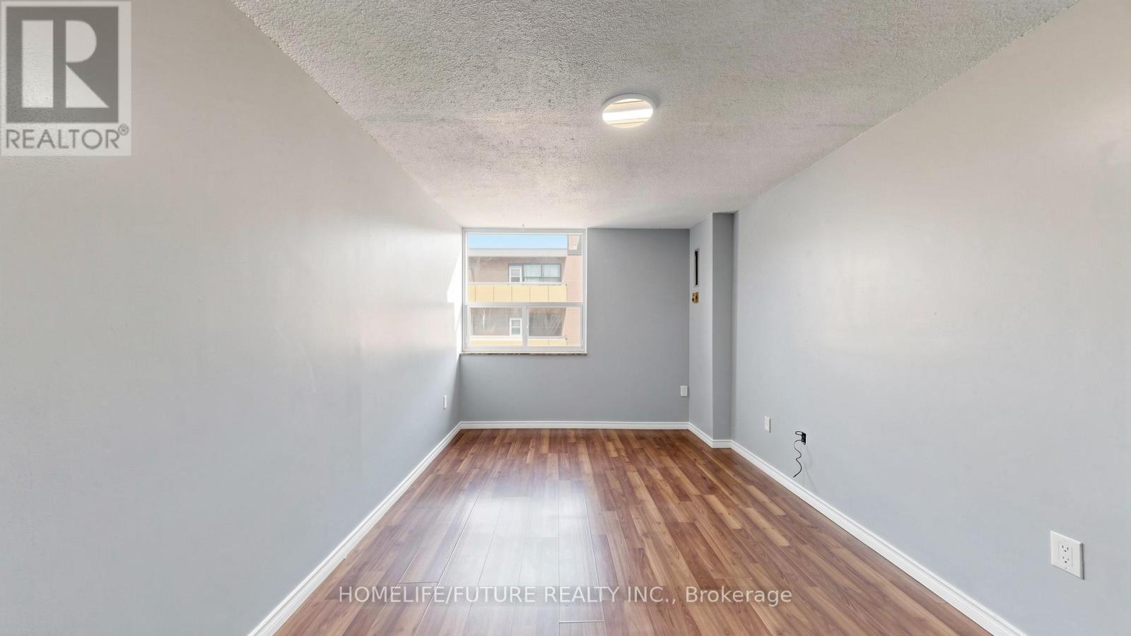 #204 4060 LAWRENCE AVENUE E - 23
