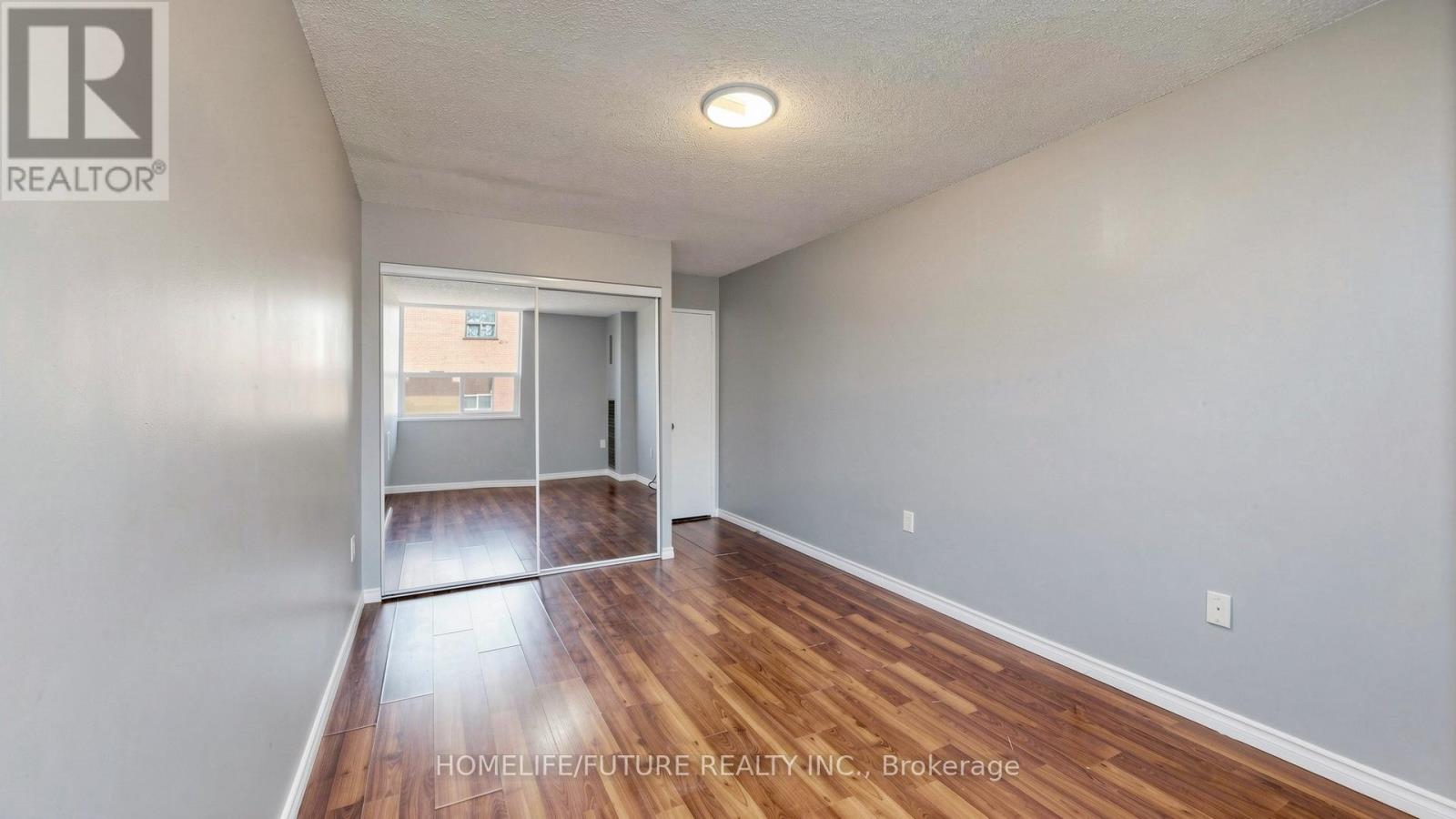 #204 4060 LAWRENCE AVENUE E - 27