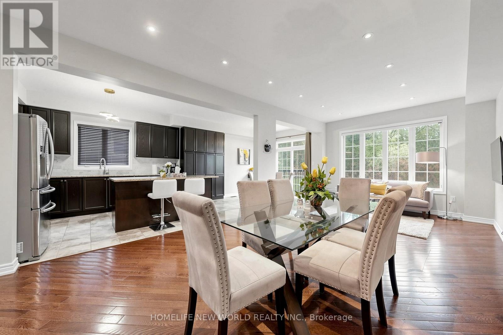 208 HUNTING RIDGES DRIVE - Image 6