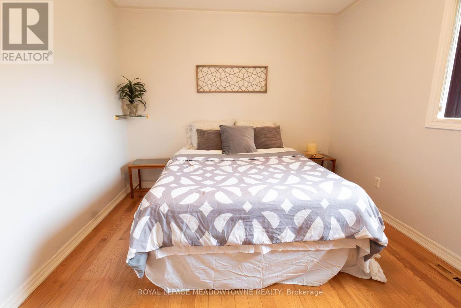89 ROYAL BEECH DRIVE - 12