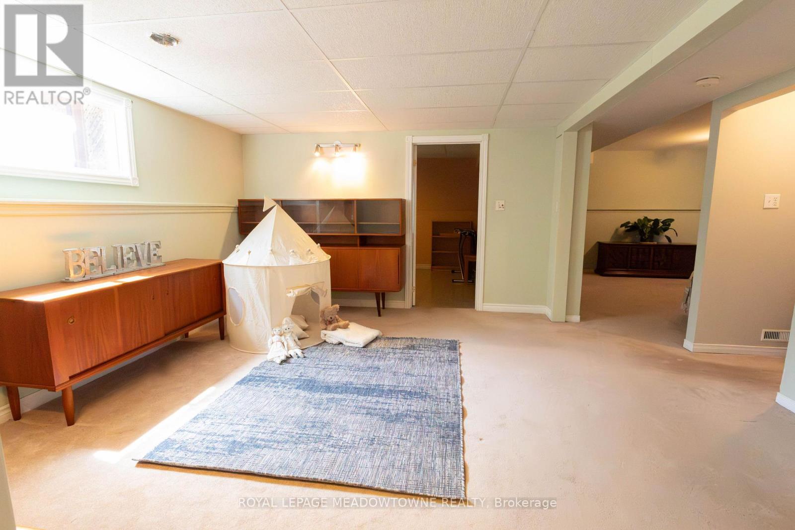 89 ROYAL BEECH DRIVE - 21