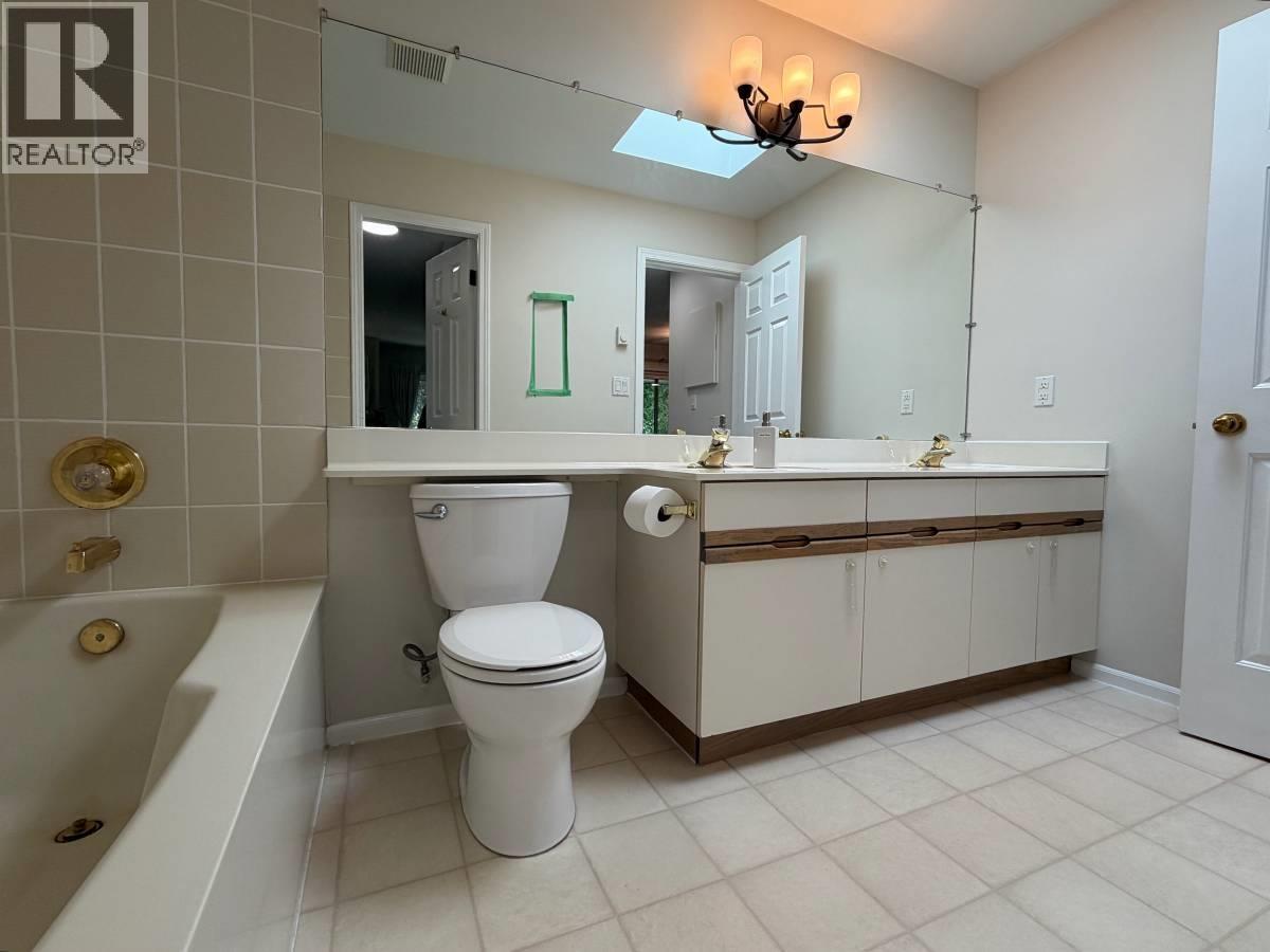 402 2970 LINWOOD STREET, Burnaby
