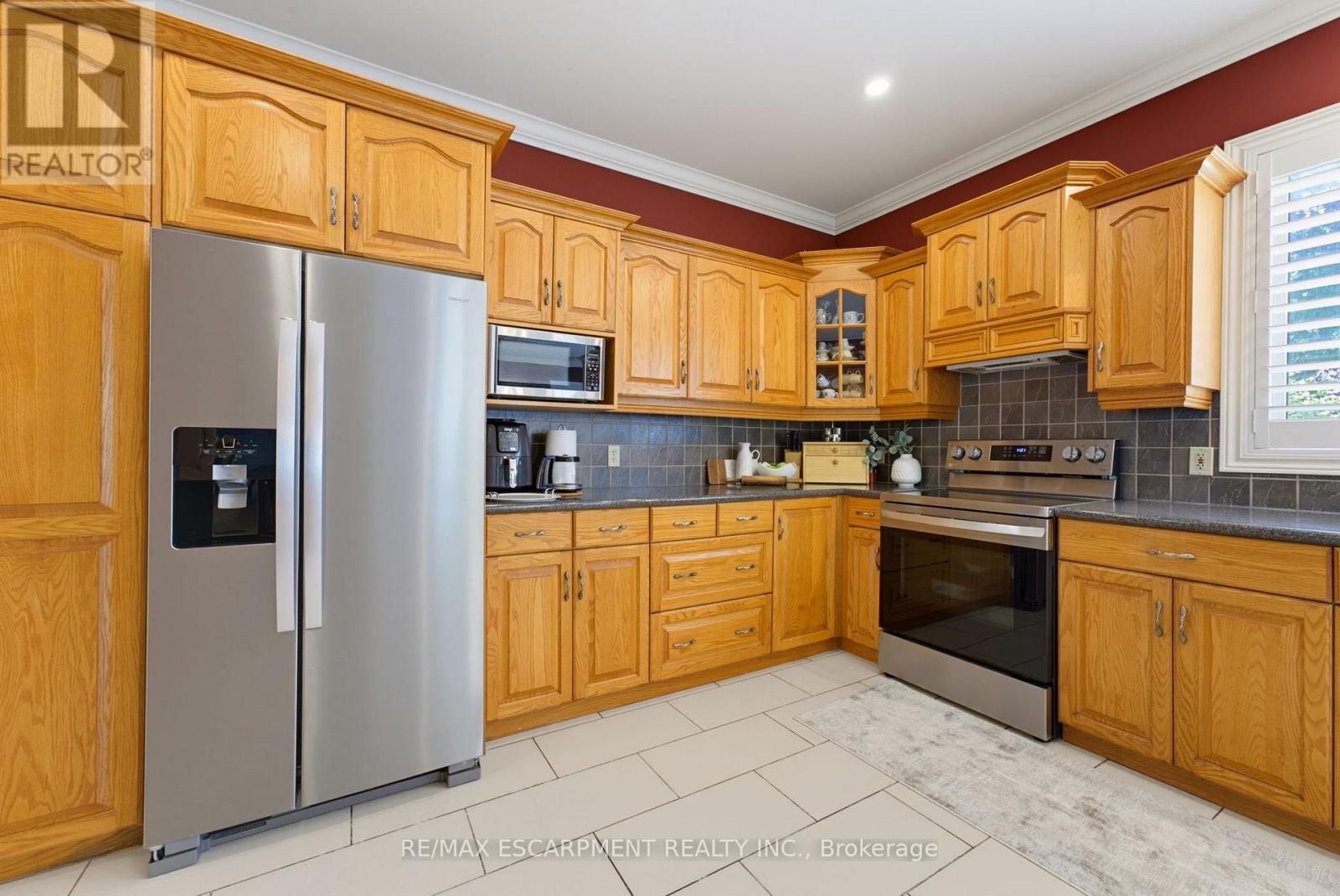 4188 VICTORIA AVENUE - 19