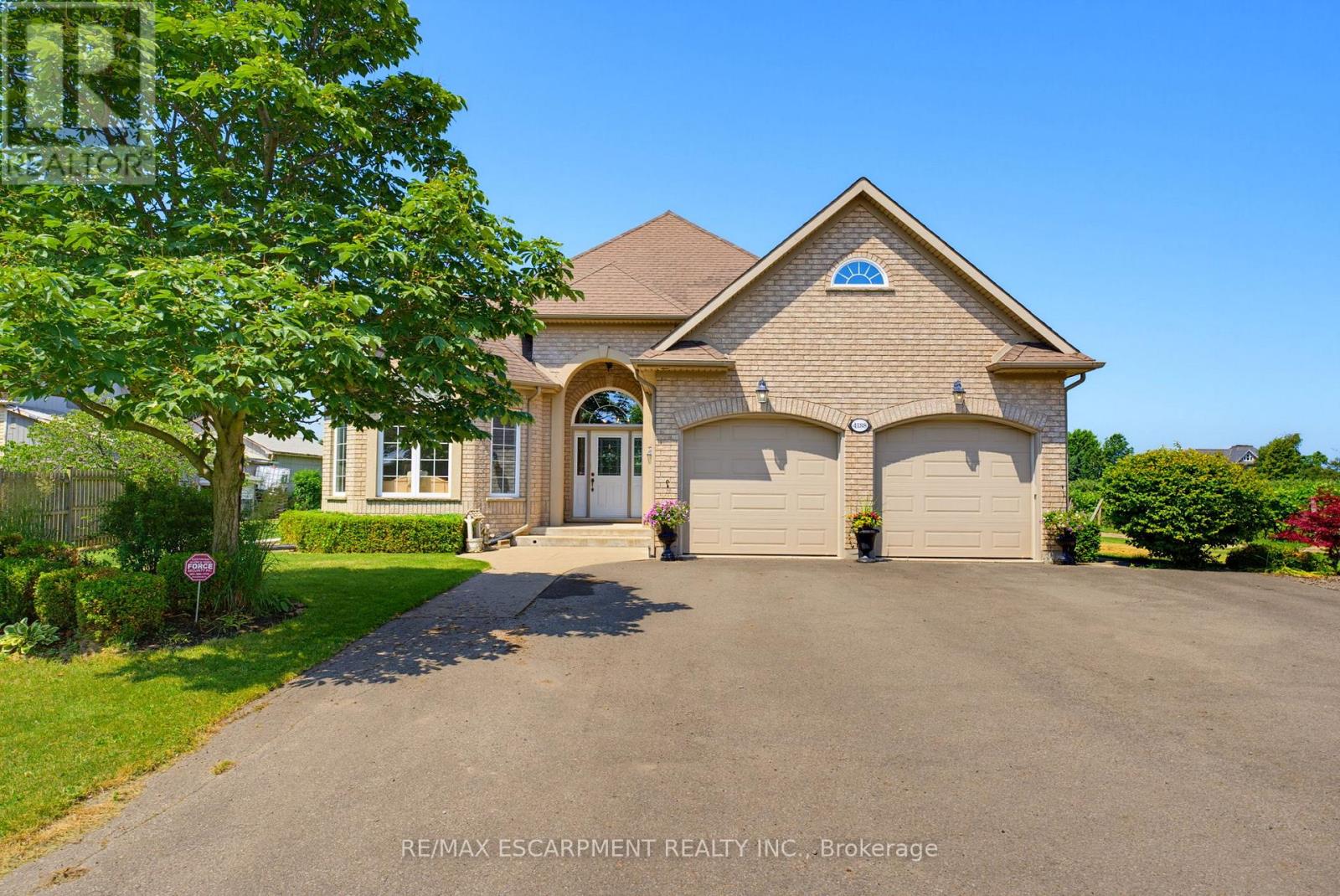4188 VICTORIA AVENUE - 2