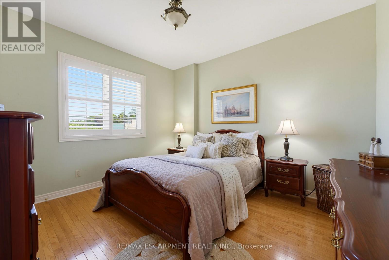 4188 VICTORIA AVENUE - 31