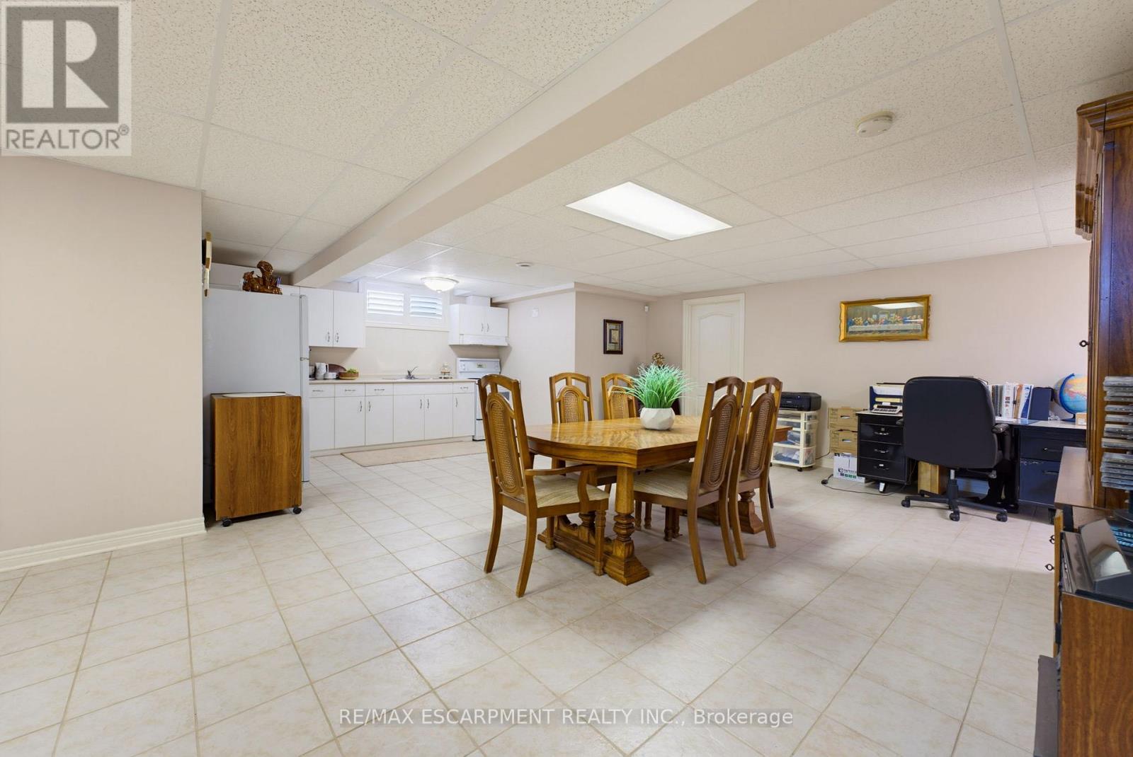 4188 VICTORIA AVENUE - 34