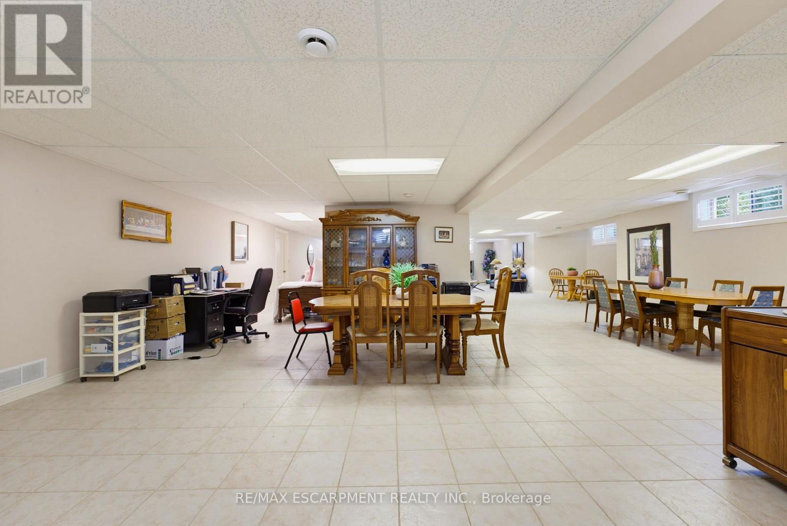 4188 VICTORIA AVENUE - 36