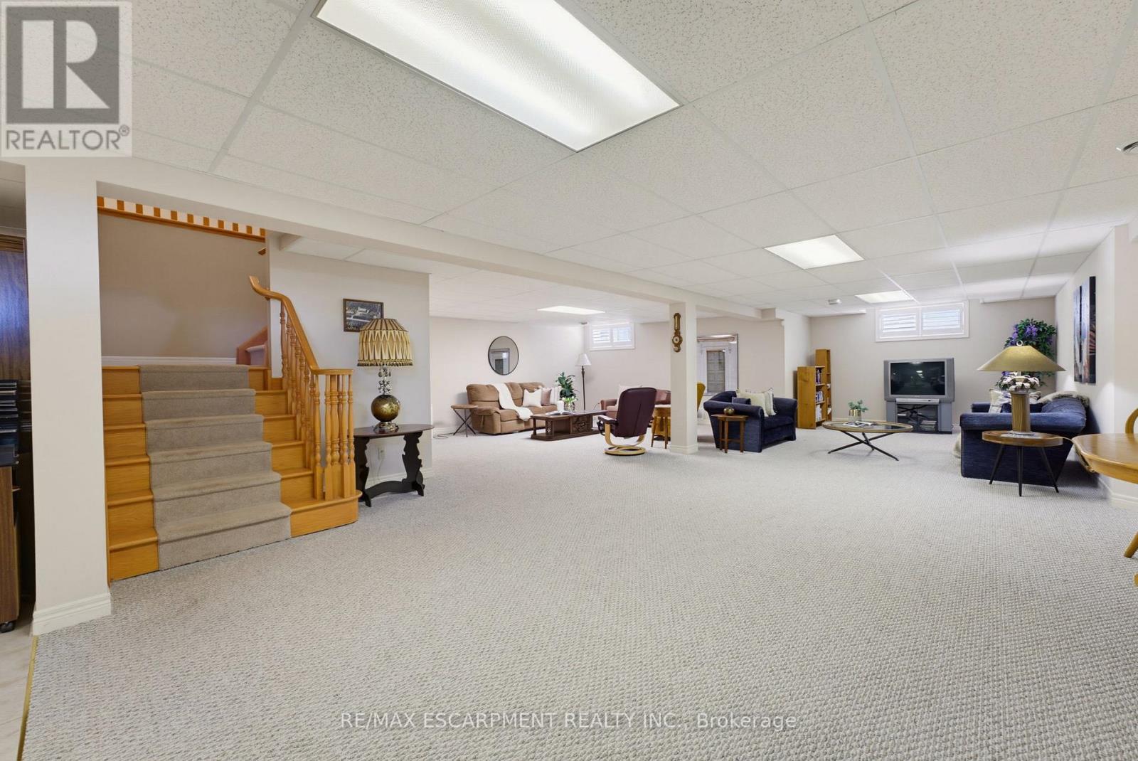 4188 VICTORIA AVENUE - 38