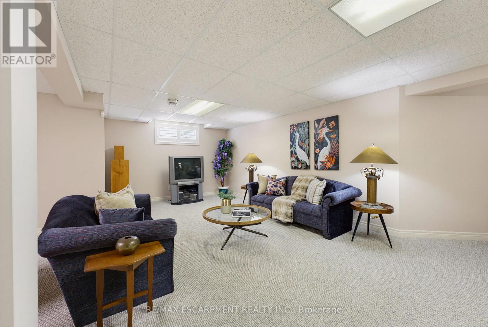 4188 VICTORIA AVENUE - 39