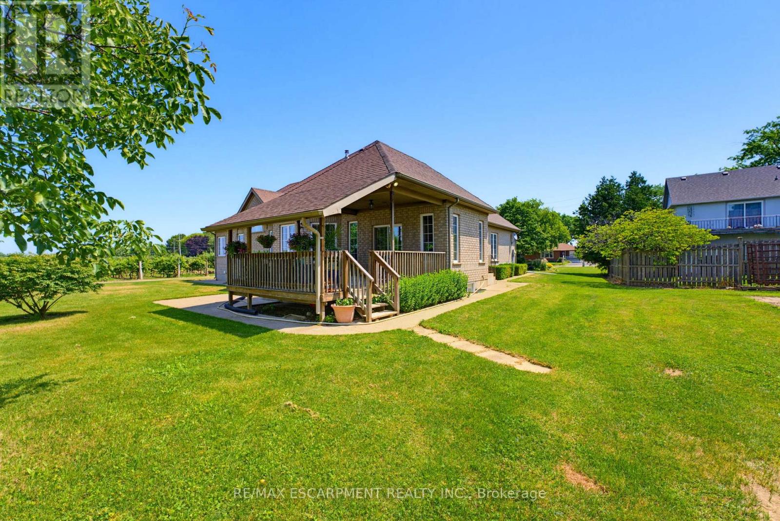 4188 VICTORIA AVENUE - 44