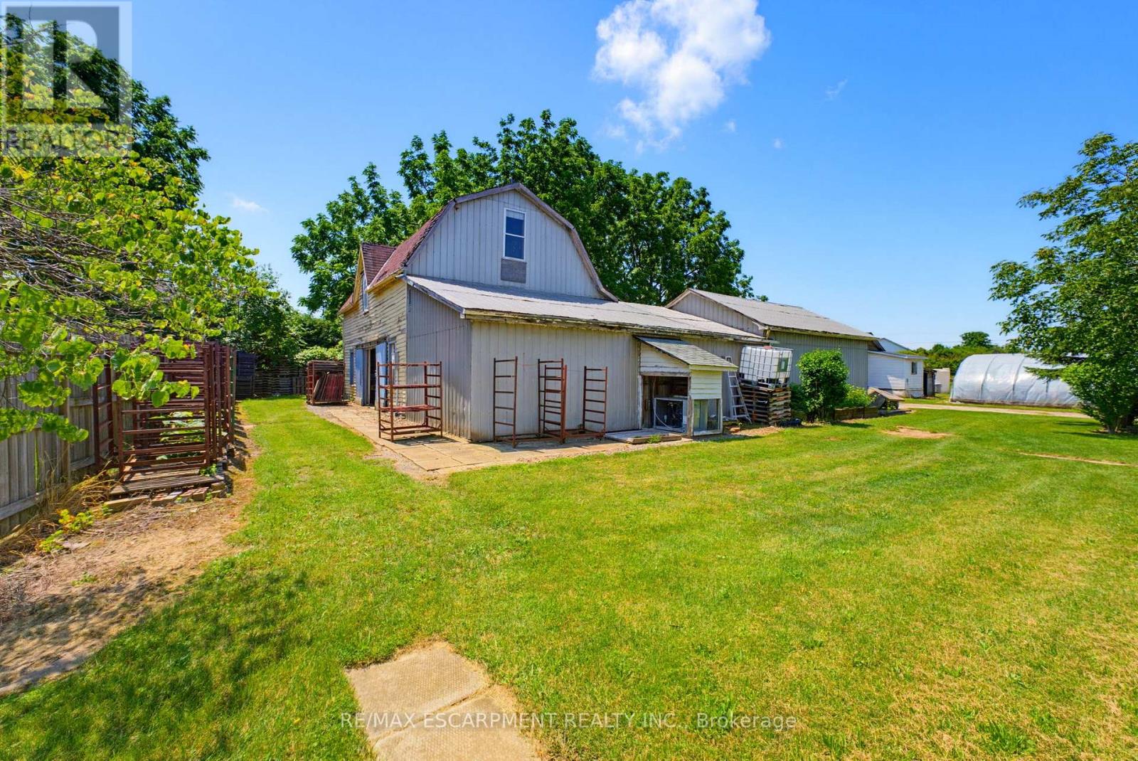 4188 VICTORIA AVENUE - 46
