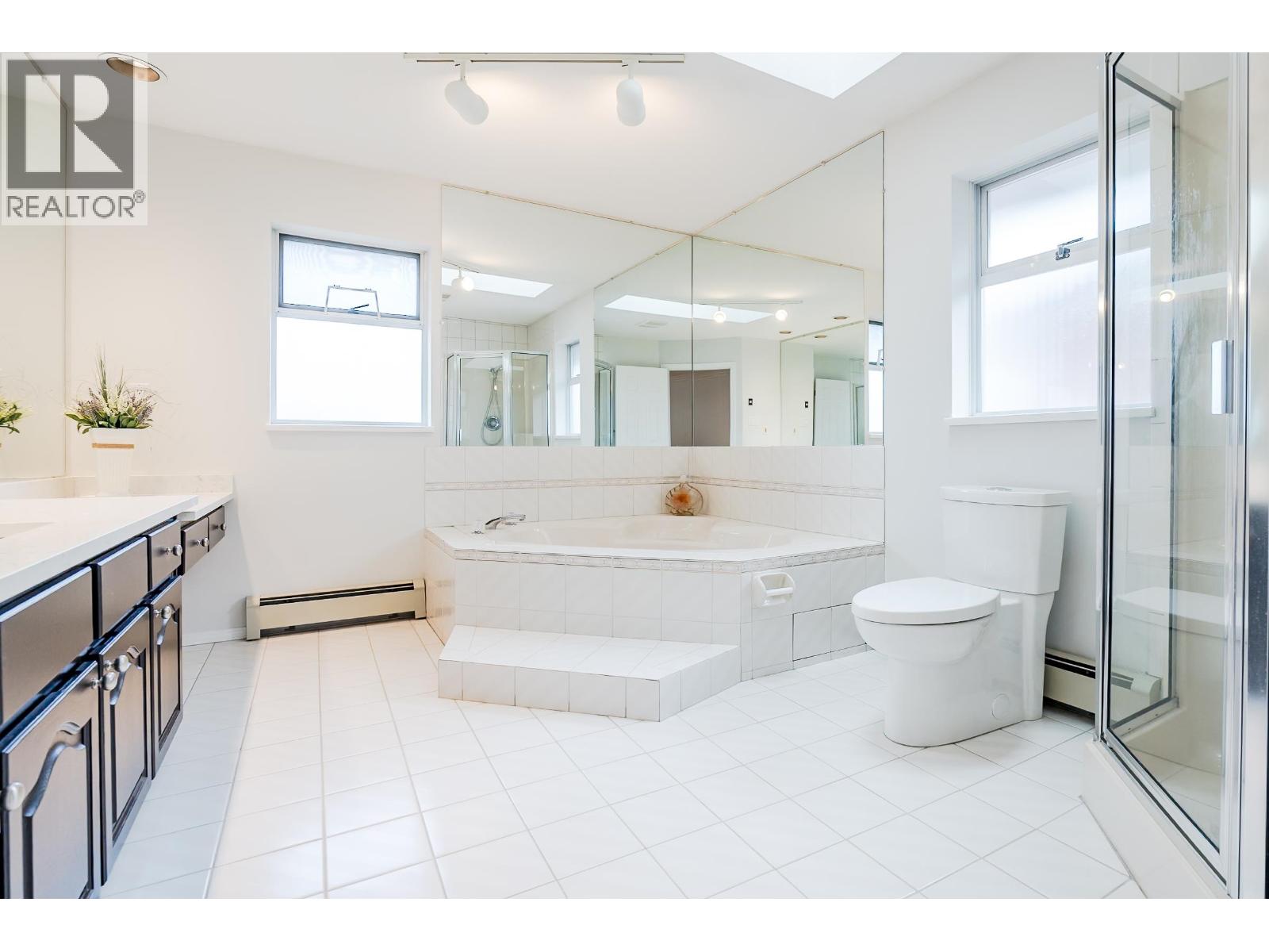 5 Bed, 4 Bath House for Sale in Richmond – 5371 MAPLE ROAD, Richmond – MLS# R3108413 - Image 15
