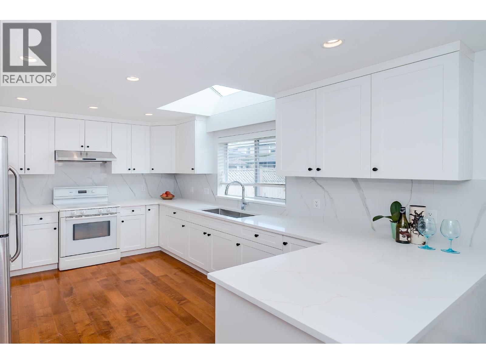 5 Bed, 4 Bath House for Sale in Richmond – 5371 MAPLE ROAD, Richmond – MLS# R3108413 - Image 11