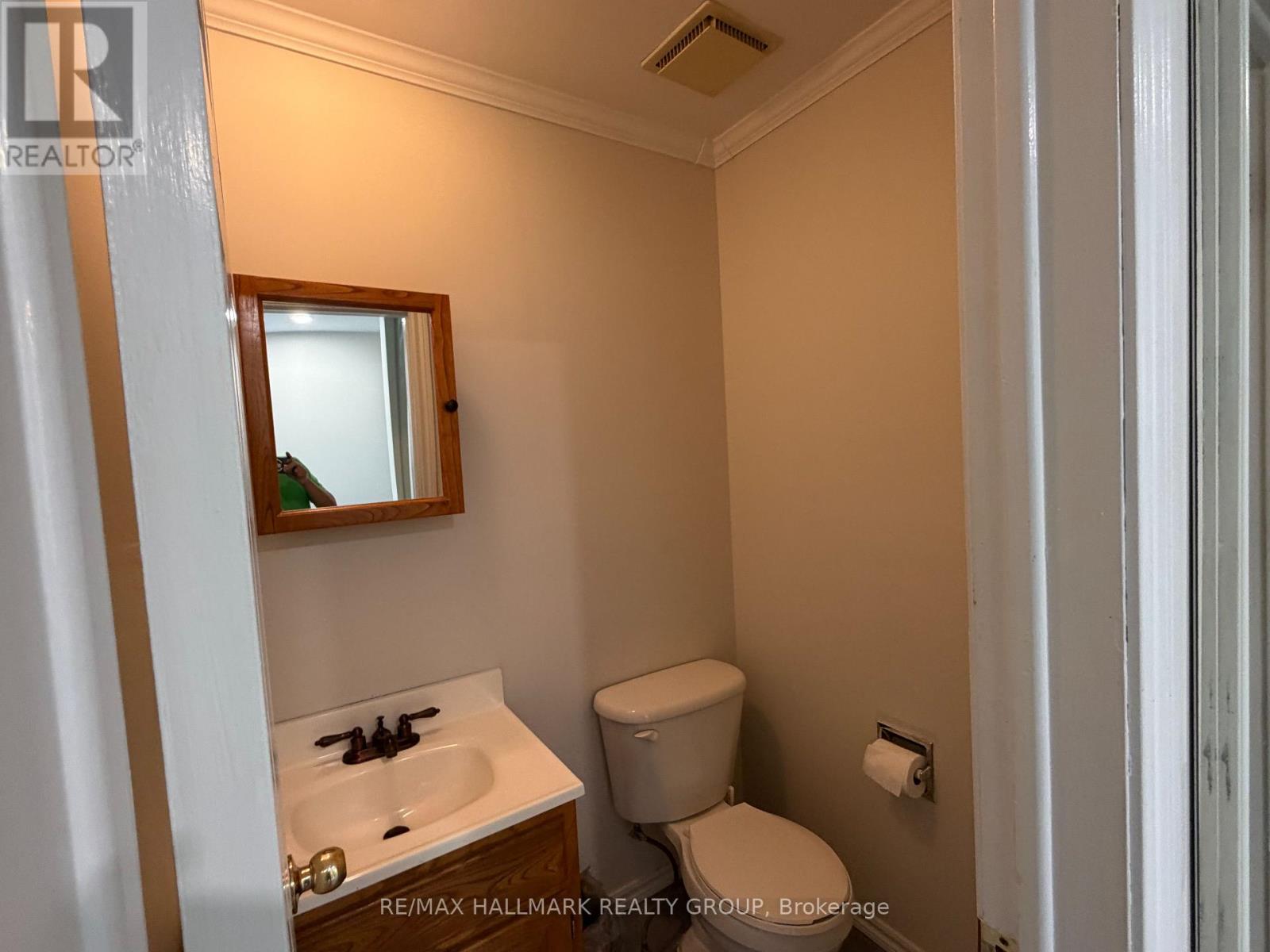 3 Bed, 3 Bath House for Rent in Ottawa – 13 RAFTUS SQUARE, Ottawa – MLS# X13524204 - Image 13