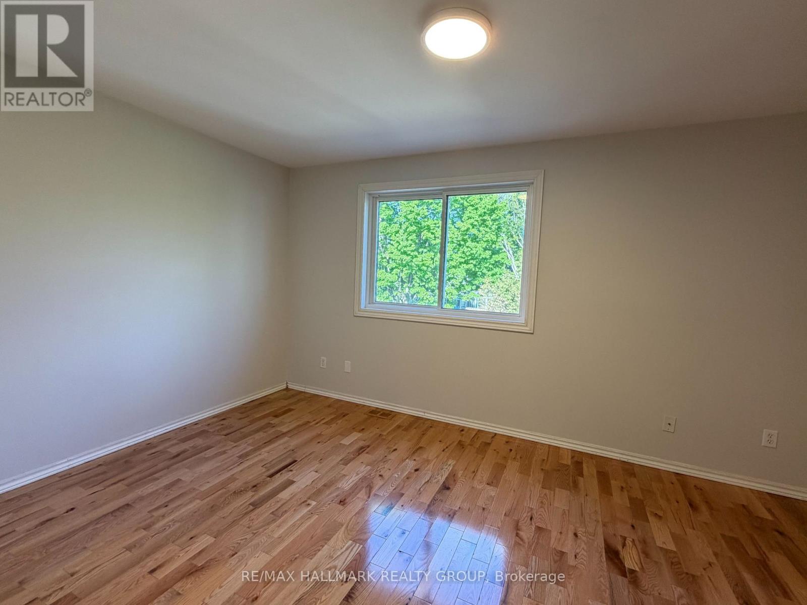 3 Bed, 3 Bath House for Rent in Ottawa – 13 RAFTUS SQUARE, Ottawa – MLS# X13524204 - Image 9