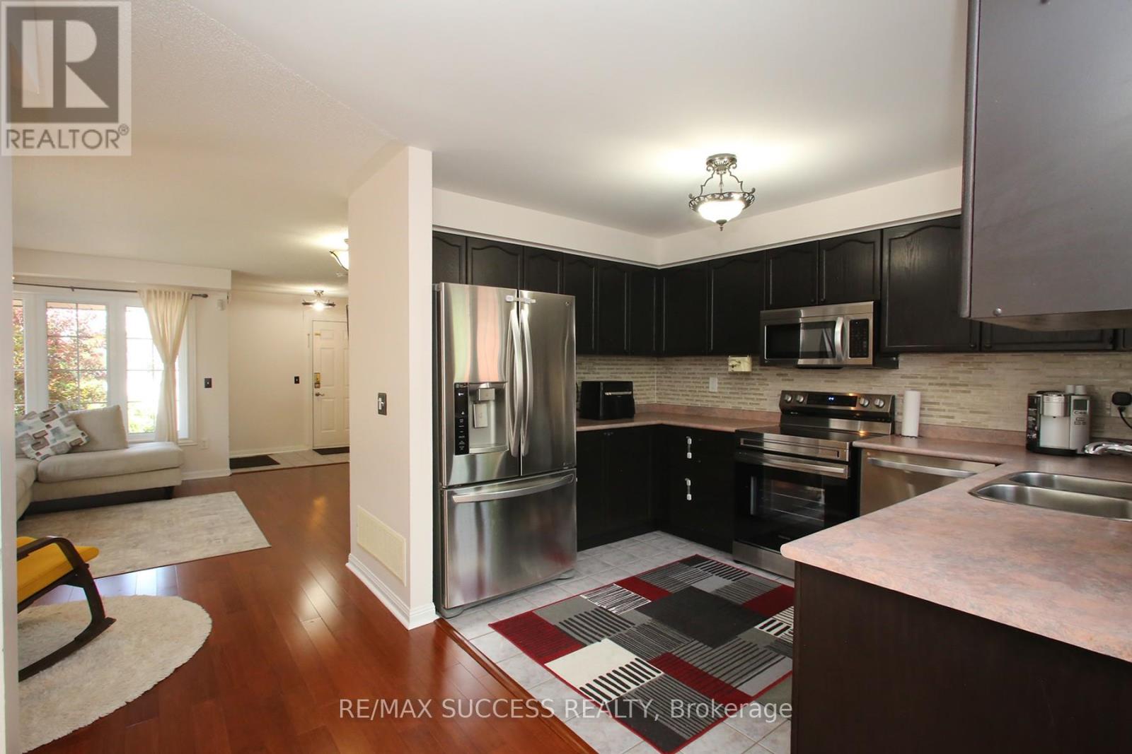34 GREENGROVE WAY - 12