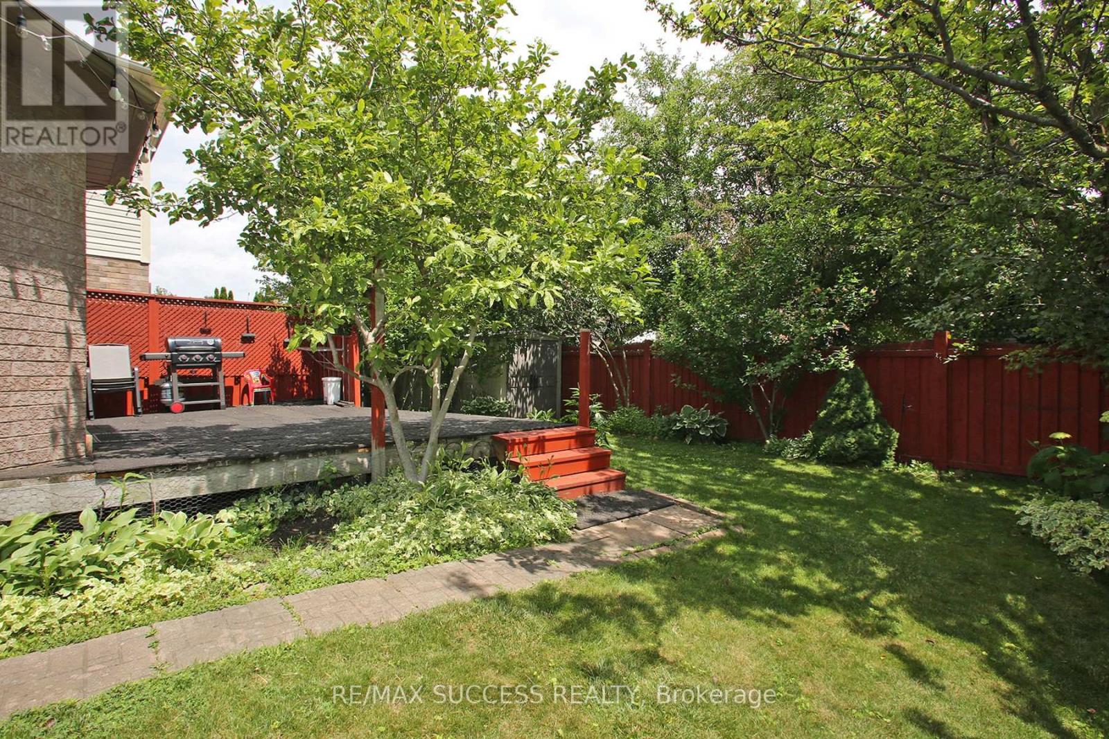 34 GREENGROVE WAY - 22
