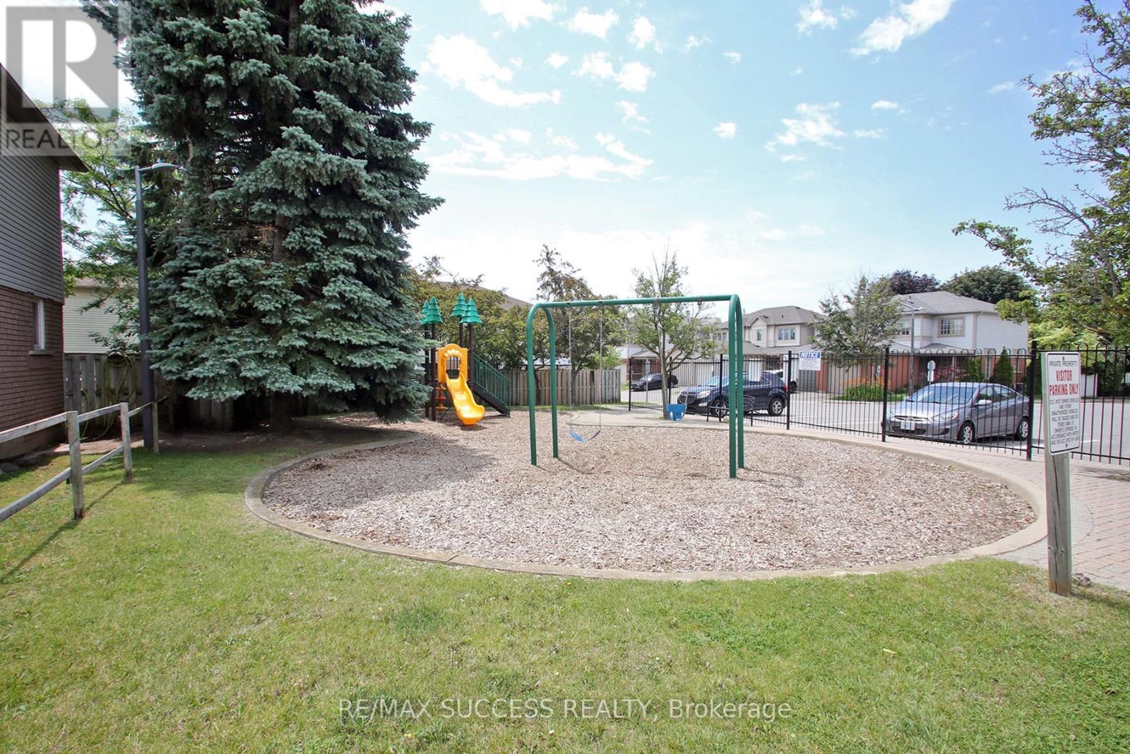 34 GREENGROVE WAY - 27