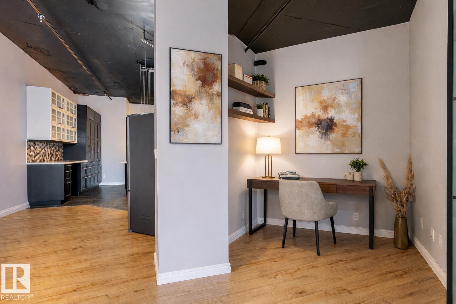 #303 10179 105 ST NW - 7