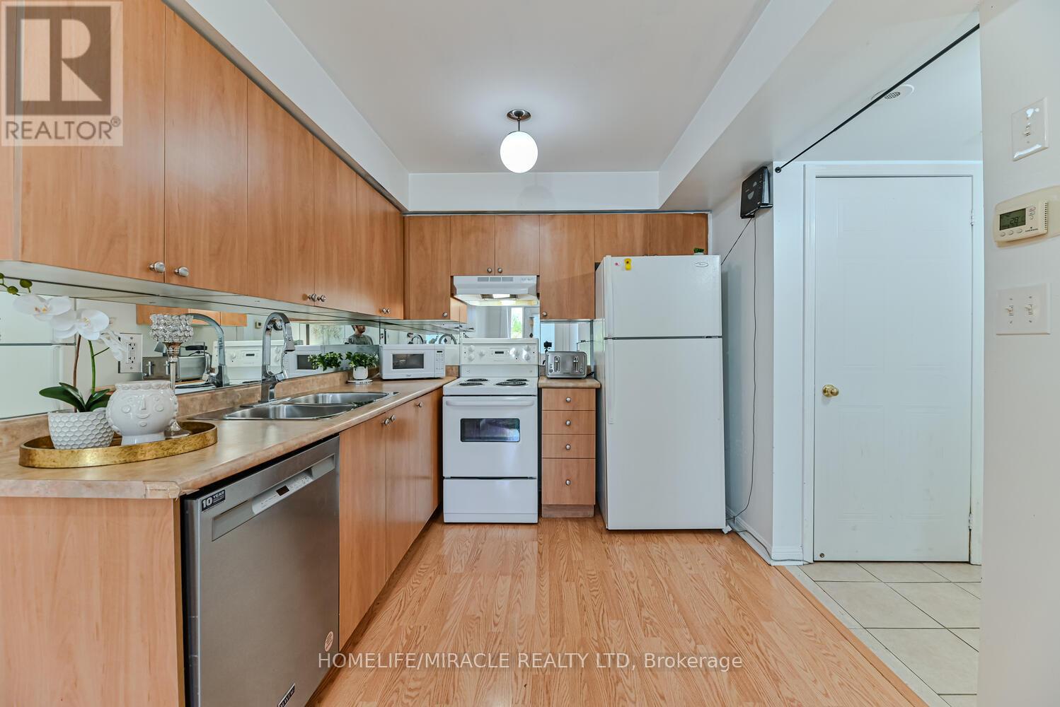 #5 4620 GUILDWOOD WAY - 10