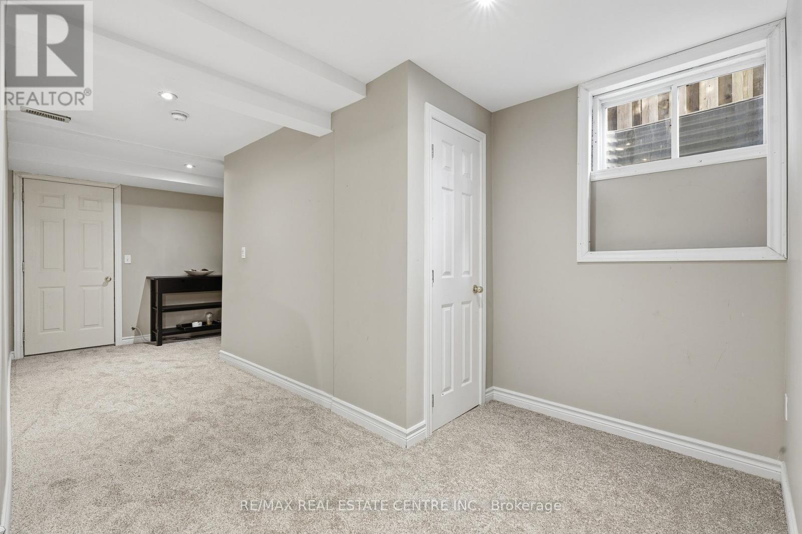 128 HOUGHTON STREET - Image 40