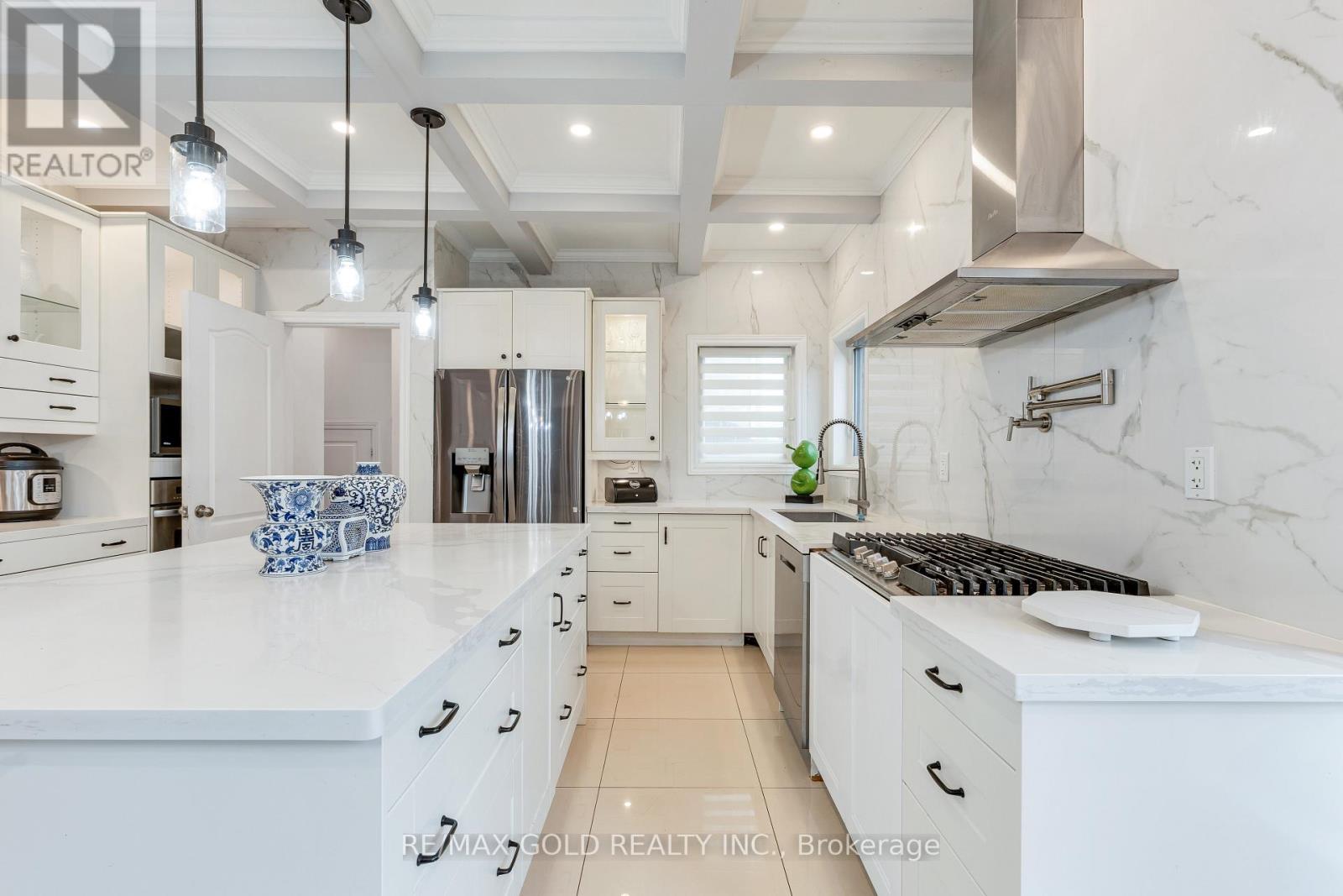 7 ROYAL LINKS CIRCLE - Image 9