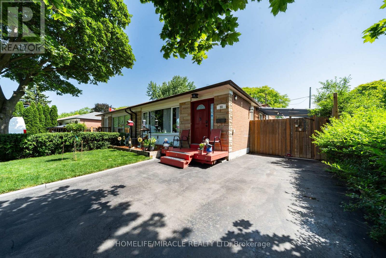 38 ASCOT AVENUE - 2