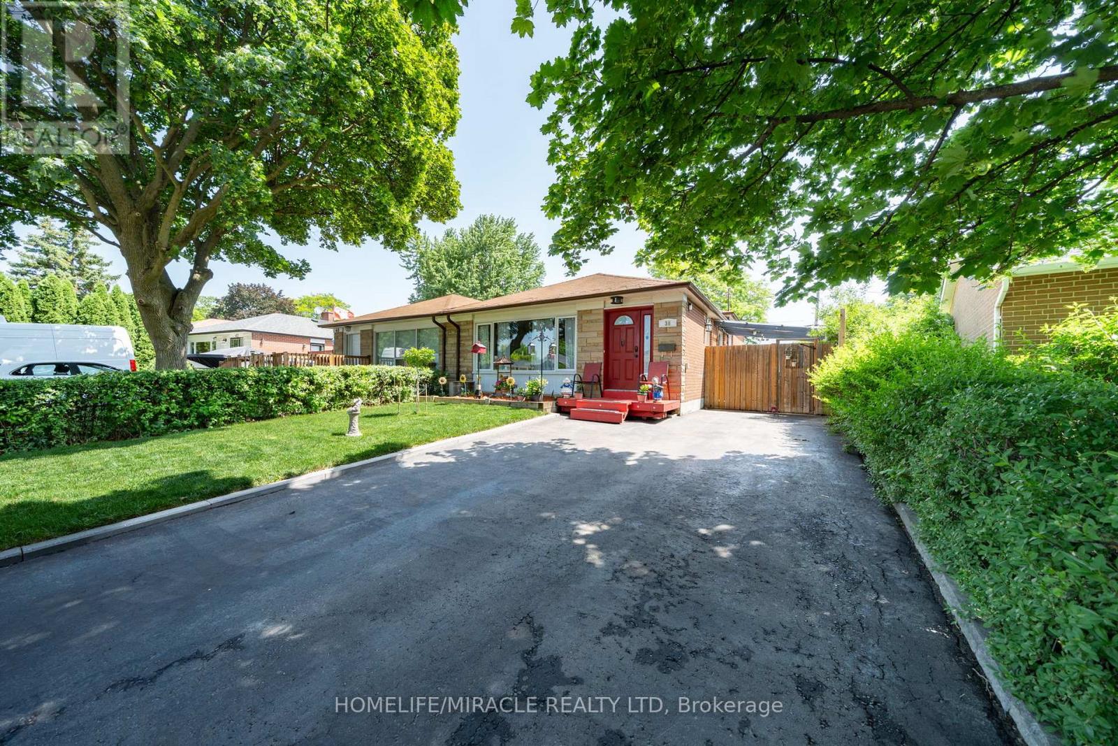 38 ASCOT AVENUE - 4