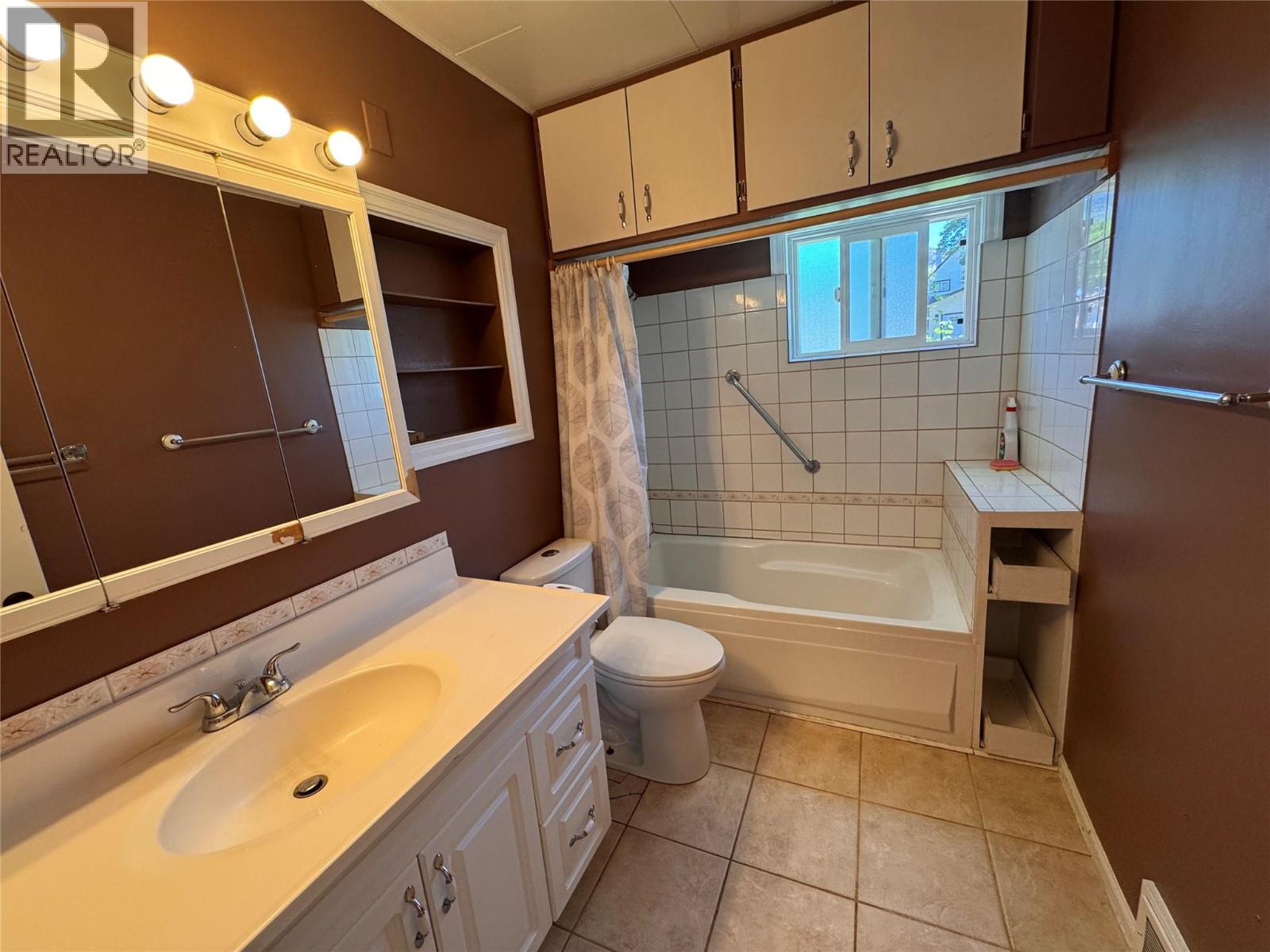 7308 9 Street, Grand Forks