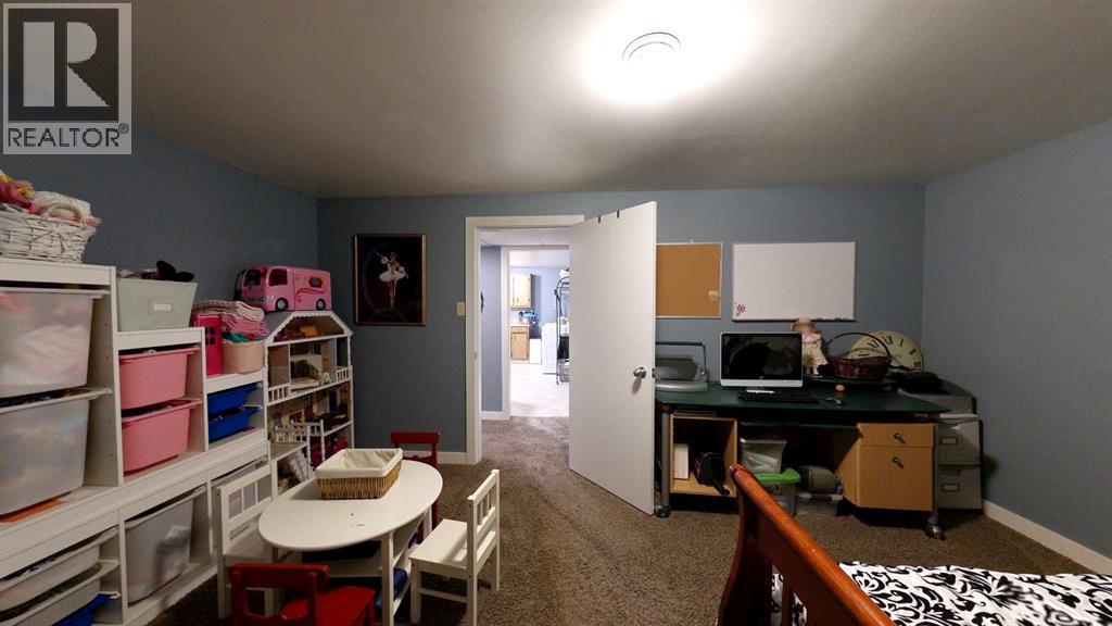 4901 52 Street — photo 34