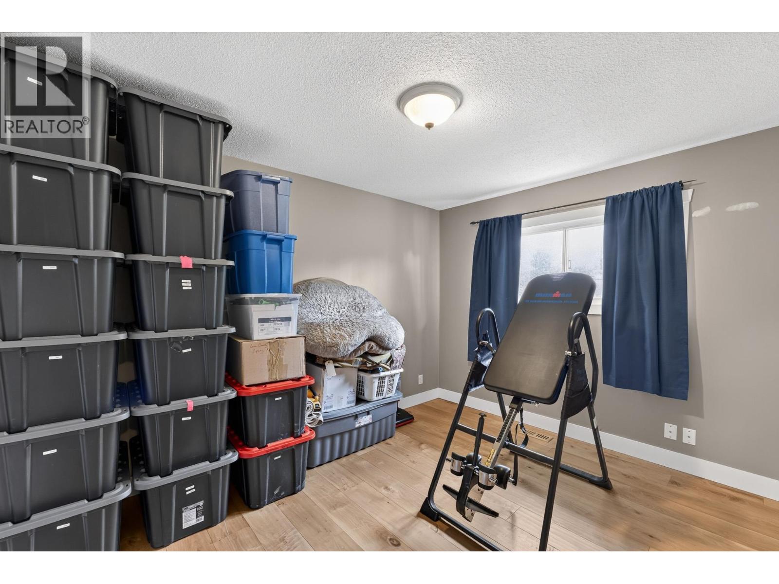 2475 HAMMOND AVENUE - 12
