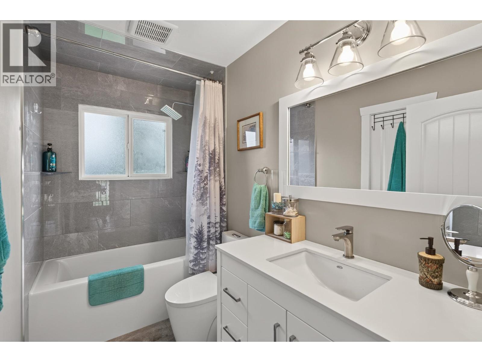 2475 HAMMOND AVENUE - 13