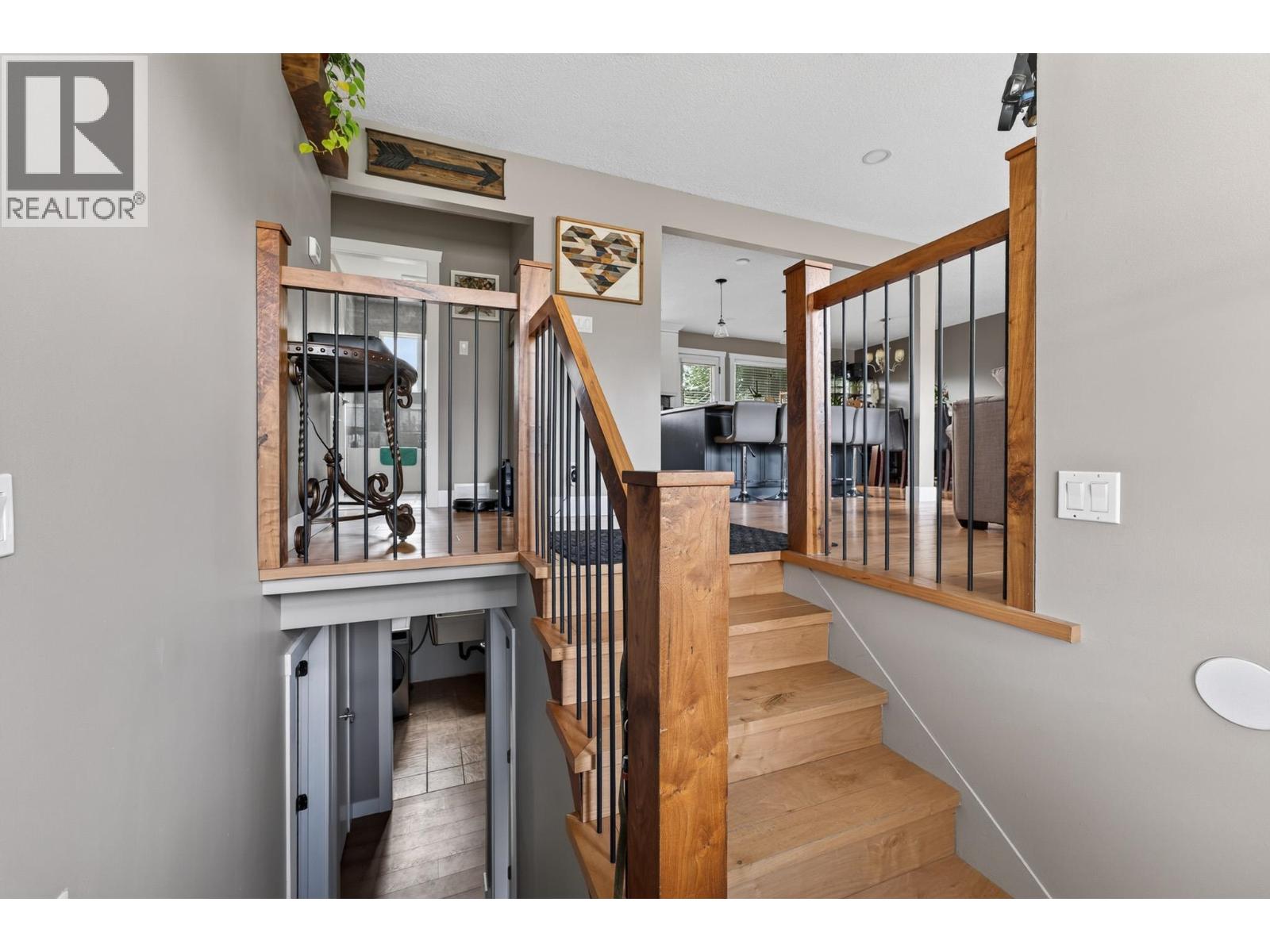 2475 HAMMOND AVENUE - 14