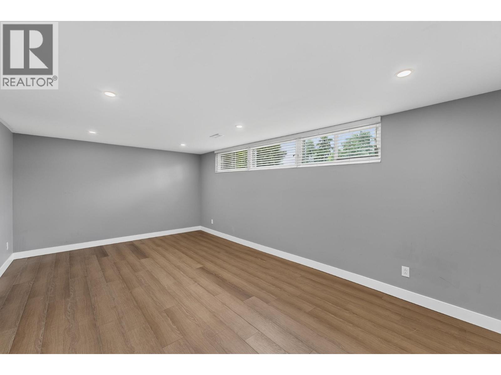 2475 HAMMOND AVENUE - 15
