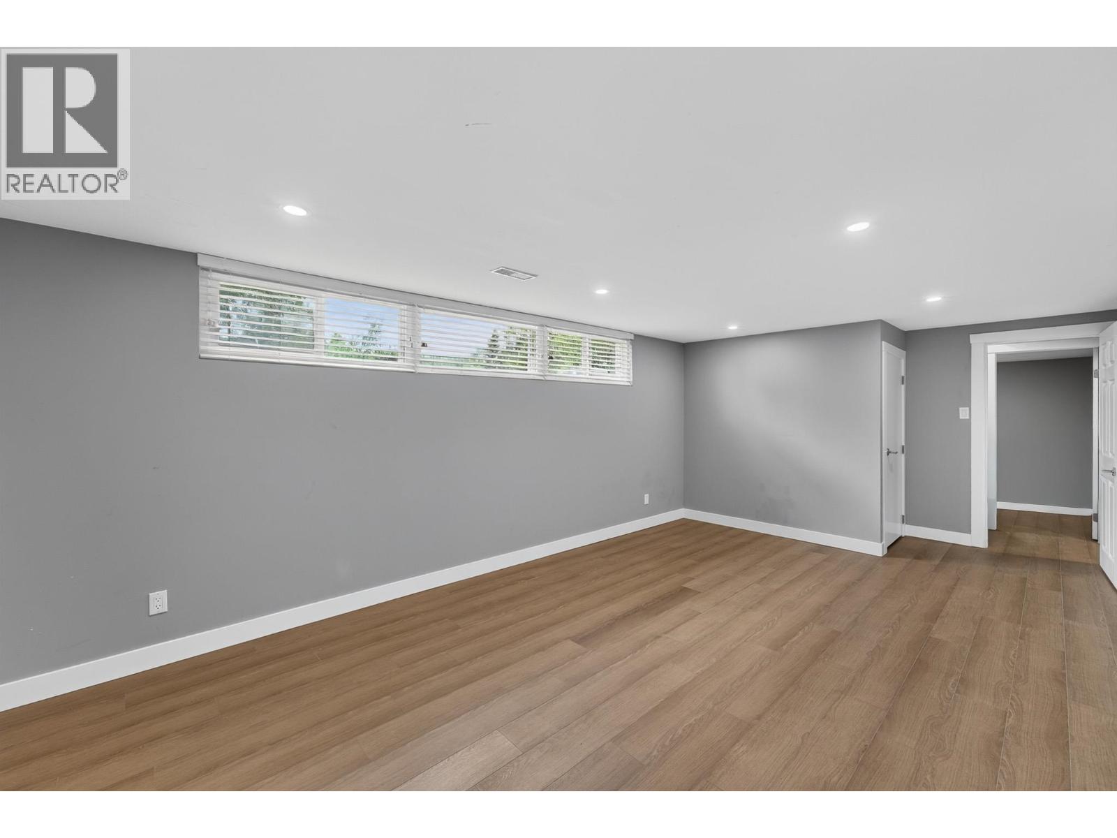 2475 HAMMOND AVENUE - 17