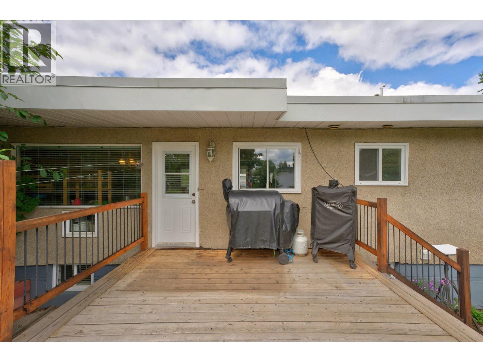 2475 HAMMOND AVENUE - 23