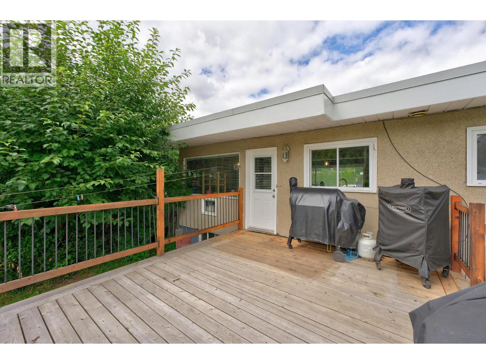 2475 HAMMOND AVENUE - 24