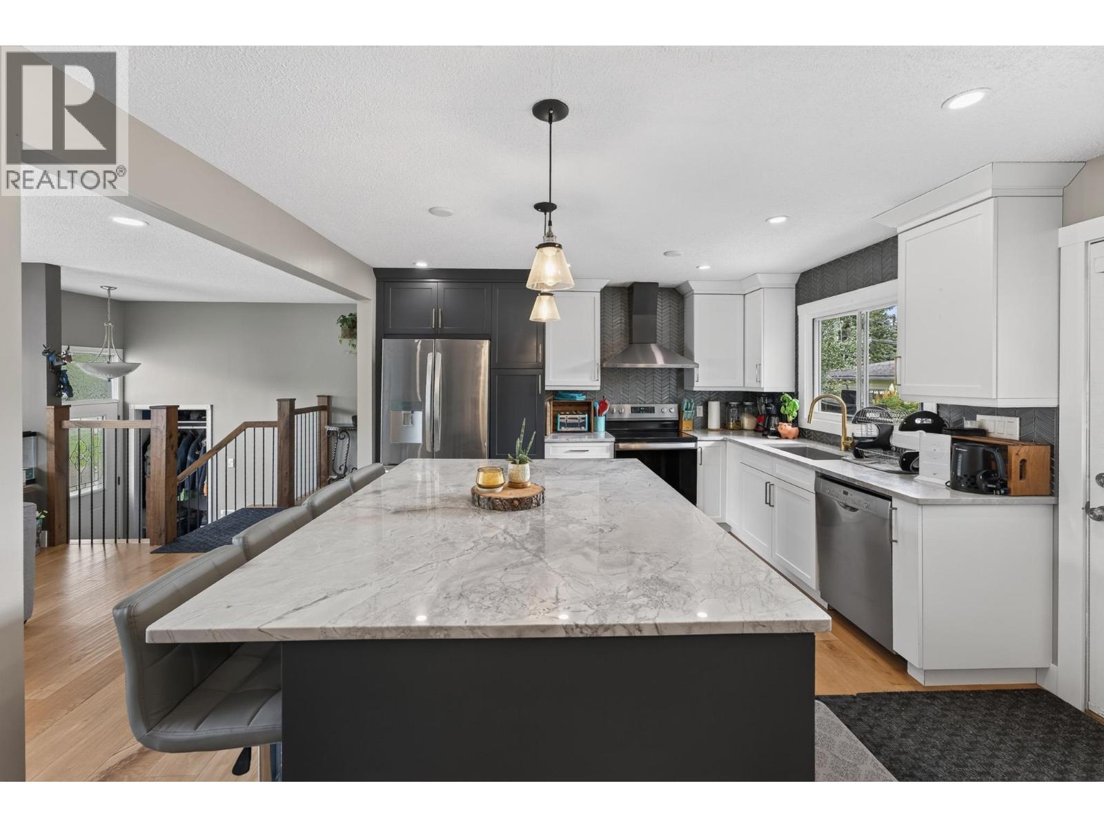 2475 HAMMOND AVENUE - 5