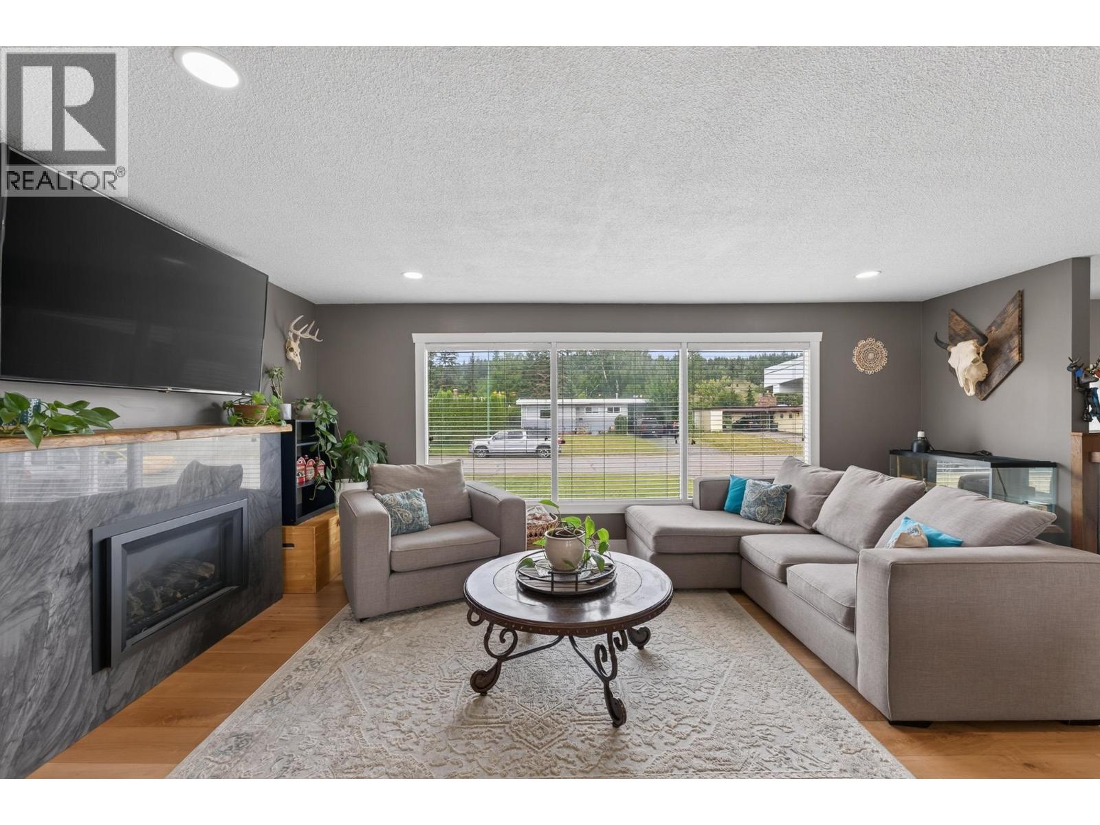 2475 HAMMOND AVENUE - 9