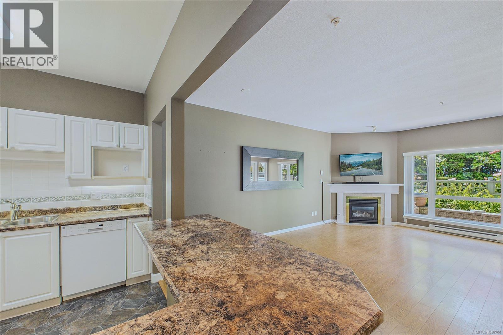 #101 5650 Edgewater Lane - Image 8