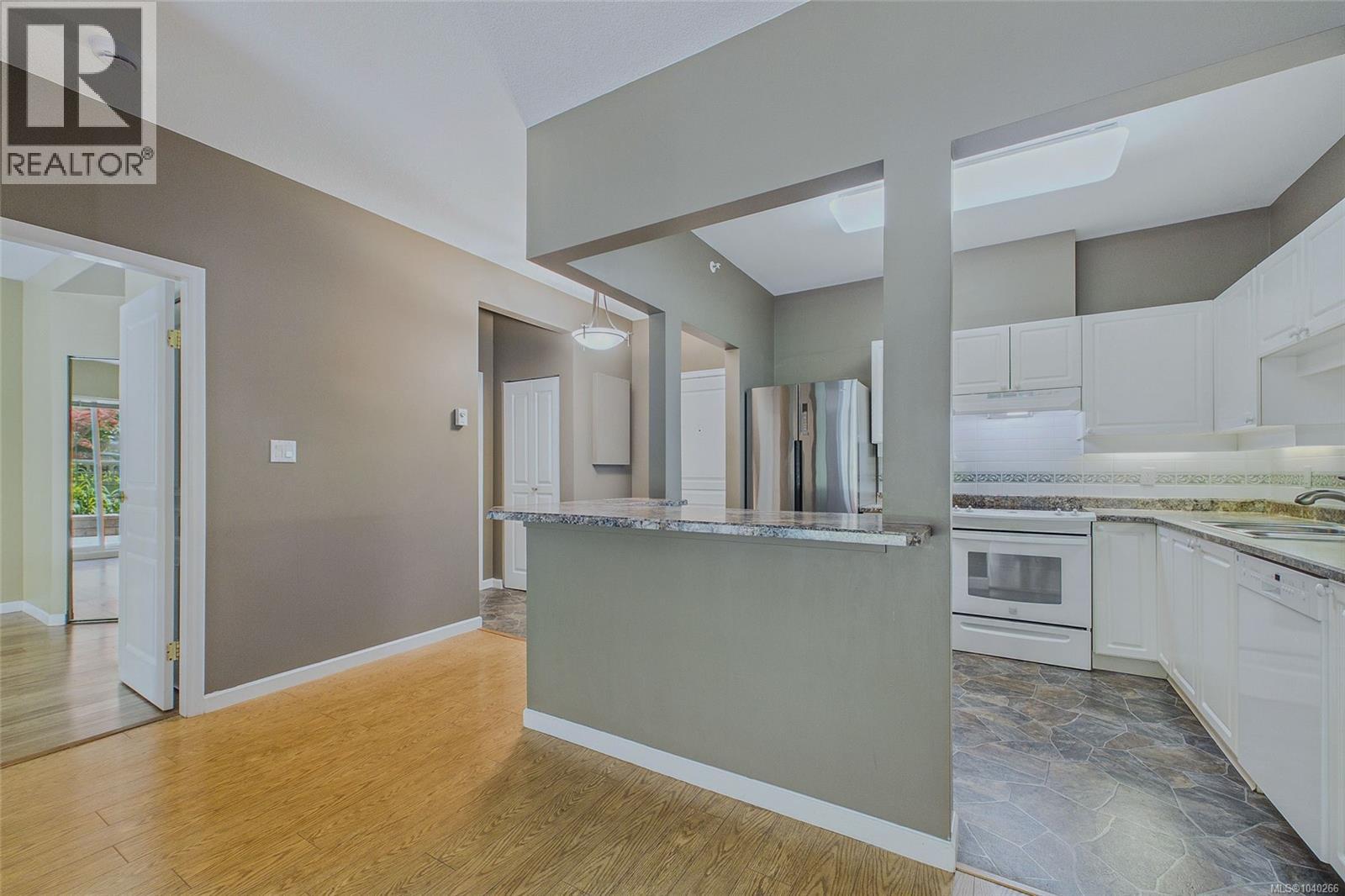 #101 5650 Edgewater Lane - 7