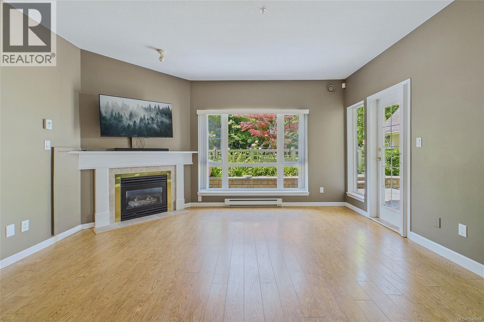 #101 5650 Edgewater Lane - 10