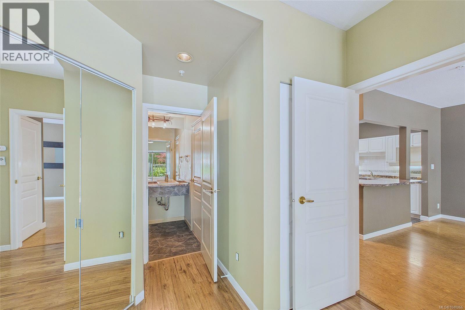 #101 5650 Edgewater Lane - Image 19